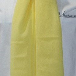 鬱金の草木染めで綺麗な幸せの黄色に染めたシルクジョーゼットのストールです 1枚目の画像
