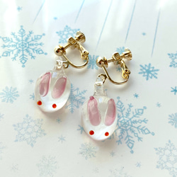 ブタさんに真珠のピアス ／ 豚 パールつき。 ピアス（フック・チェーン