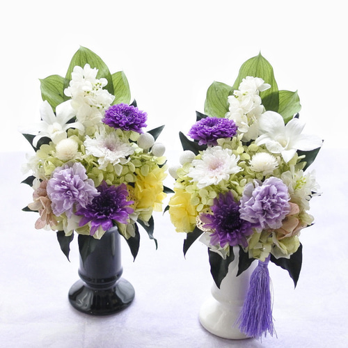 偲・SAI》仏花◇花器の色が選べます♢﻿お供え花・すべてプリザーブド