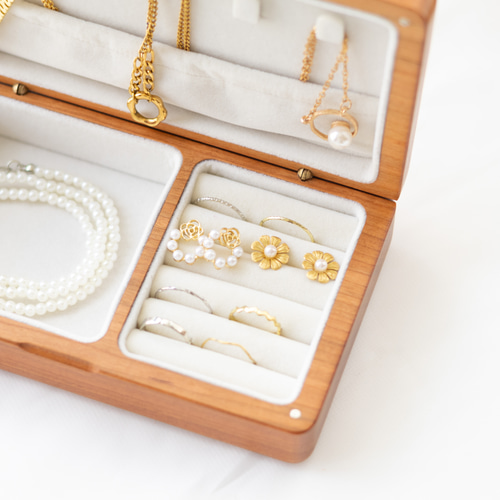 手工・無垢材】磁石付き ジュエリーボックス（ウォールナット/チェリー