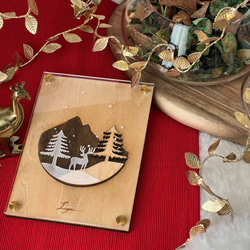 『小サイズ・冬山のトナカイ』【真鍮金具×アクリル×木のアートパネル】ご自宅やプレゼントに☆ 1枚目の画像