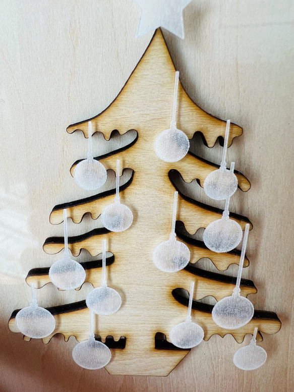 『小サイズ・クリスマスツリー』【真鍮金具×アクリル×木のアートパネル】ご自宅やプレゼントに☆ 6枚目の画像