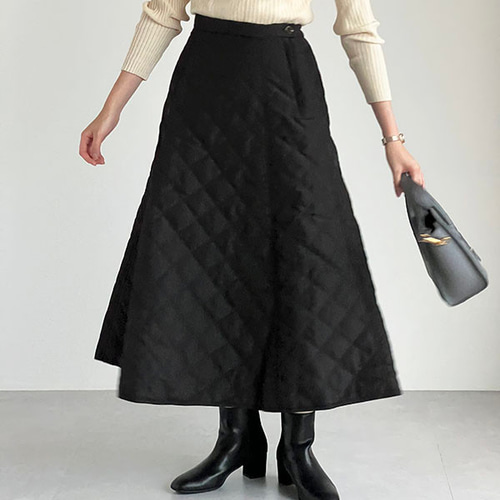 再販】旬のエンボススカート キルティングのAライン大人丈スカート