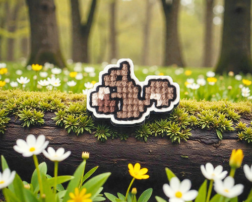 りすとどんぐり【ブローチ】バッチ バッジ リス 動物 秋 刺繍 かわいい