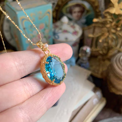 人工パライバトルマリン ブルー 青 オールドベニス キラキラ