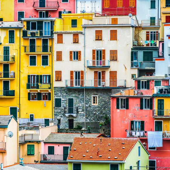 イタリアの息吹を感じるチンクエテッレ - 彩り豊かな街並みをあなたの部屋に映し出す絵画風ポスター 5枚目の画像