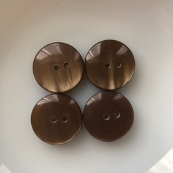 アンティーク ボタン 4個　ビンテージ 昭和 レトロ 個性的 ハンドメイド素材 ベージュ　ゴールド　ポップ アクセ 4枚目の画像