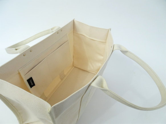 【三種顏色可選】大容量帆布手提袋 <米色> <黑色> <米白色> 第4張的照片