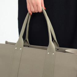 【三種顏色可選】大容量帆布手提袋 <米色> <黑色> <米白色> 第3張的照片