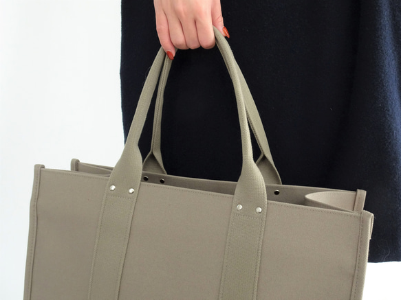 【三種顏色可選】大容量帆布手提袋 <米色> <黑色> <米白色> 第3張的照片