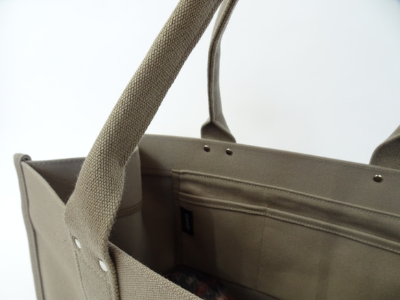 【三種顏色可選】大容量帆布手提袋 <米色> <黑色> <米白色> 第7張的照片