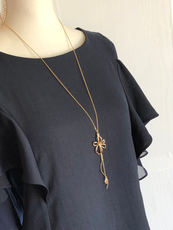 gold flower & rhinestone long necklace 5枚目の画像