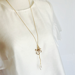 gold flower & rhinestone long necklace 7枚目の画像