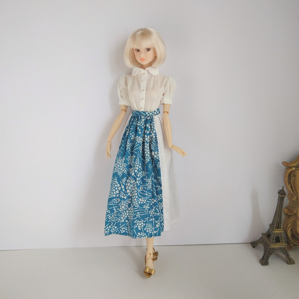 782【momokoDOLL スカート】リバティ花柄青のロングスカート※momokoDOLLアウトフィット※1/6ドール 3枚目の画像