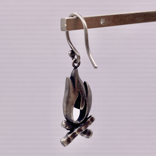 TOUCH WOOD キャンプアクセサリー SILVER925【焚火】ピアス