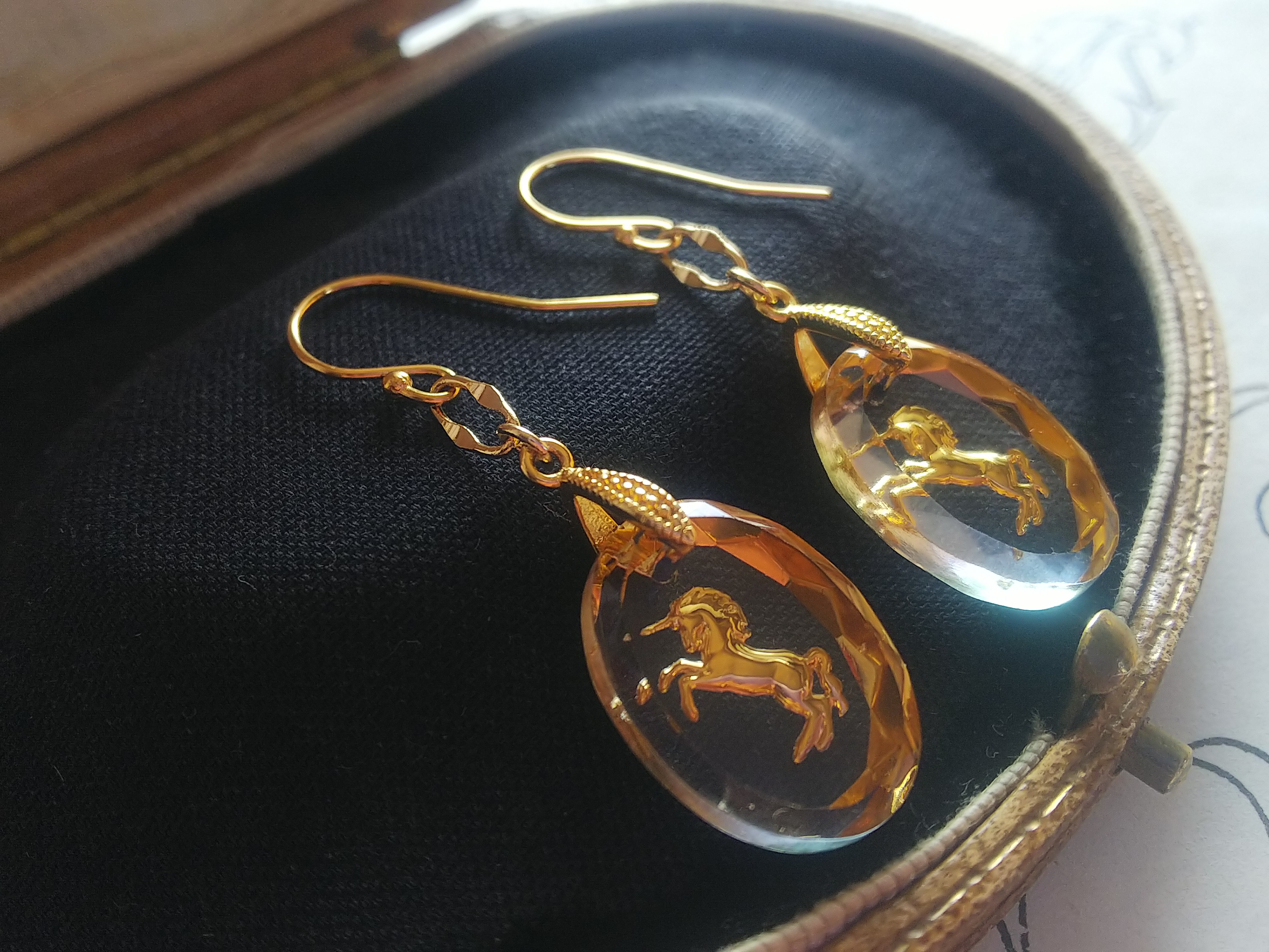 ヴィンテージ　Gold-ユニコーン（18×13㎜）14Kgfピアス（またはイヤリング）