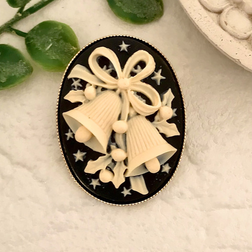 クリスマスベル♡カメオ/ブローチ・ペンダントの2通りに使えます/2way