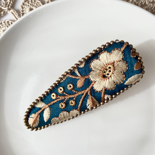 インド刺繍リボン ヘアクリップ ボトルグリーン ビーズ刺繍 ヘア