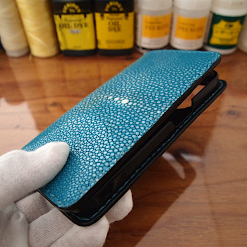 オーダー】スティングレイで作る手縫いのスマホケース iPhoneケース