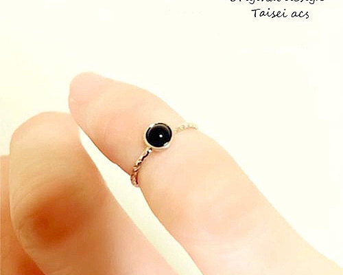 小ぶり一粒ブラックオニキスシンプルピンキーリング/指輪/アクセサリー