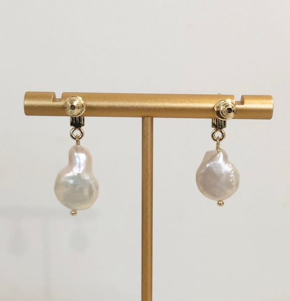 【送料無料！当日発送】バロックパール　ピアス　グリーン　ジルコニア　淡水パール　真珠 2枚目の画像