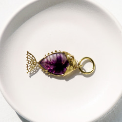 トラピッチェアメジスト フィッシュ チャーム / Trapiche Amethyst Fish charms 2枚目の画像