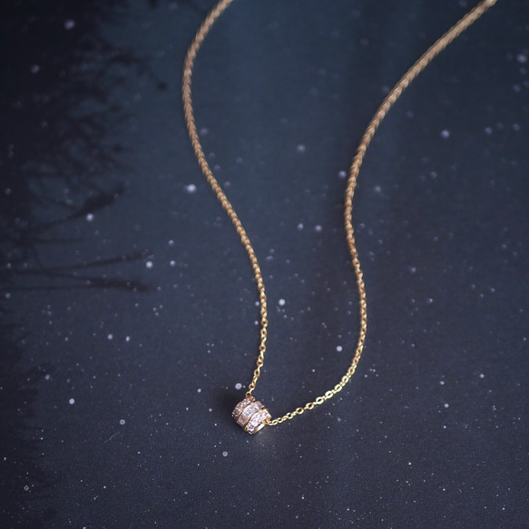 首元を彩るシンプルで美しいキュービックジルコニア　繊細ネックレス 3枚目の画像
