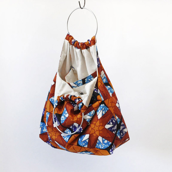 アフリカ布のリングハンドルバッグ（アフリカンプリント）大人可愛い お洒落 6枚目の画像