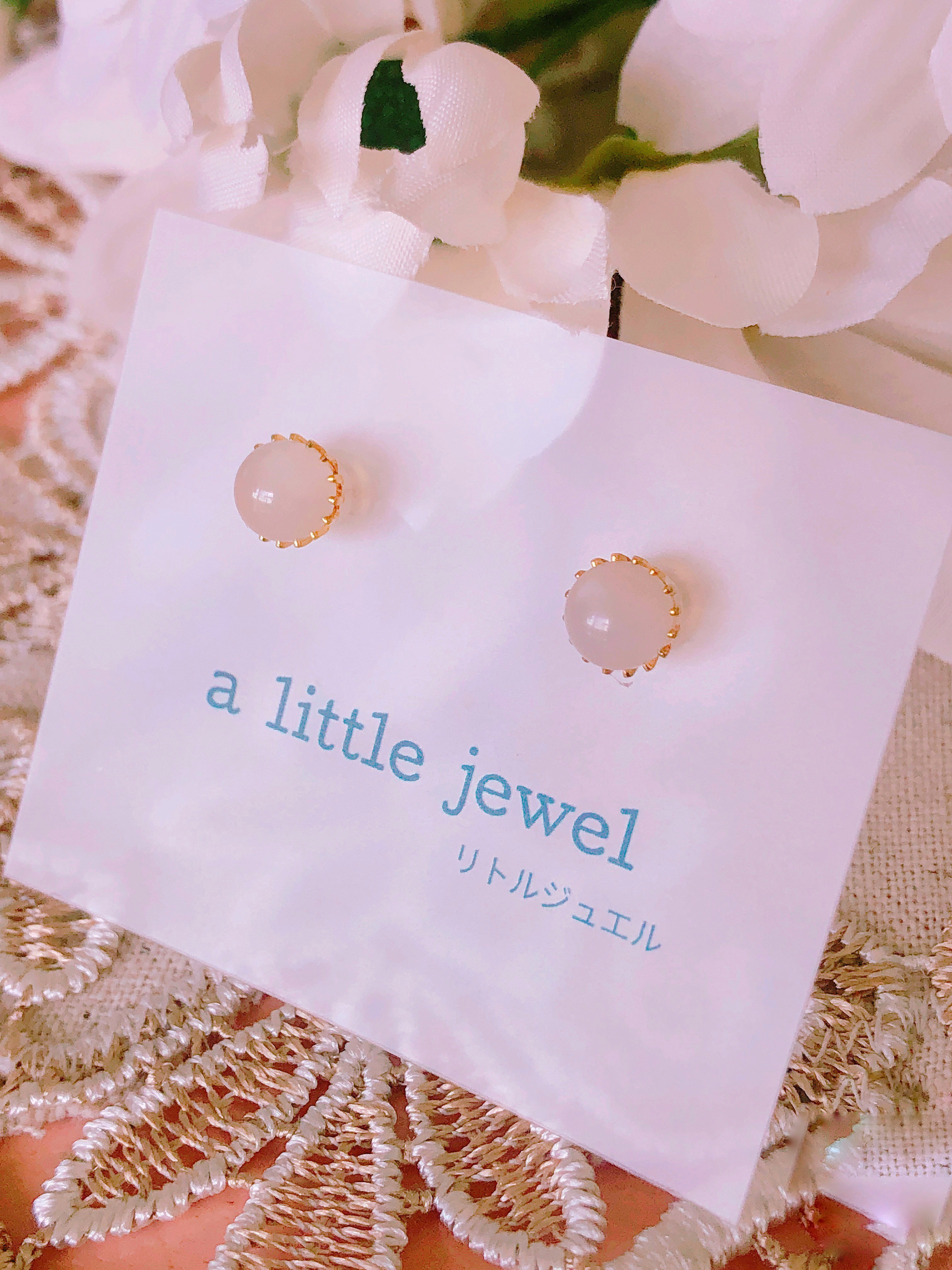 14kgf＊タンザニア産 ホワイトムーンストーン ピアス