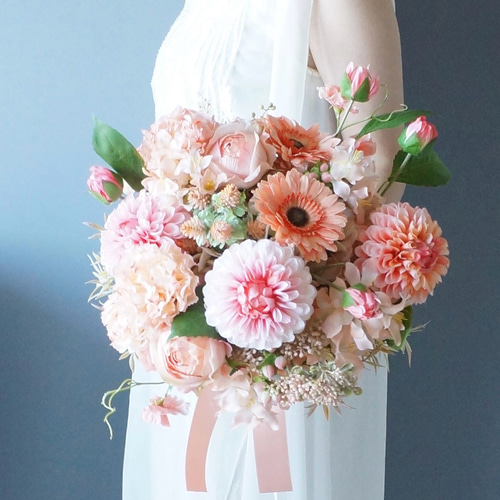 ブーケ アーティフィシャルフラワー9月の秋婚に 華やかピンクの