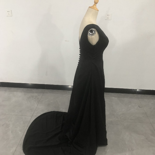 豪華！ 黒 ウエディングドレス 光沢サテン タンクトップ ロング 二次会  