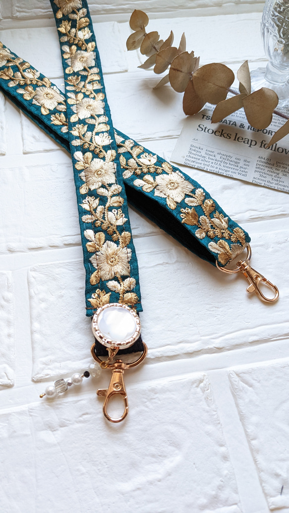 1点物☆インド刺繍リボンショルダーストラップ♡スマホ 伸縮