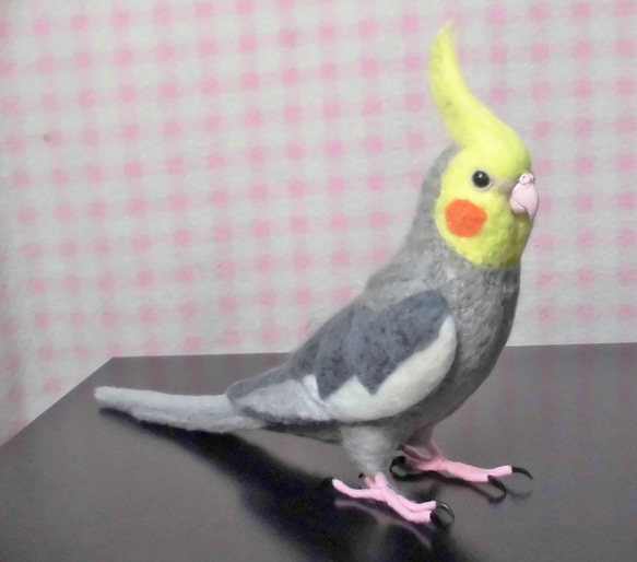 羊毛フェルト リアル オカメインコ ノーマル（オス）ほぼライフサイズ 羊毛フェルト 受注製作 4枚目の画像