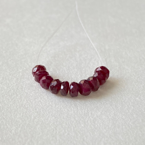10粒】天然ルビー 調色なし ボタンカット約3〜3.5×1.5〜2mm 天然石  