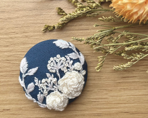 専用】ハンドメイド 刺繍ブローチ ヘアゴム