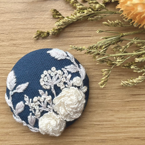 くるみボタン③⑨ ハンドメイド刺繍ブローチヘアゴム ブローチ