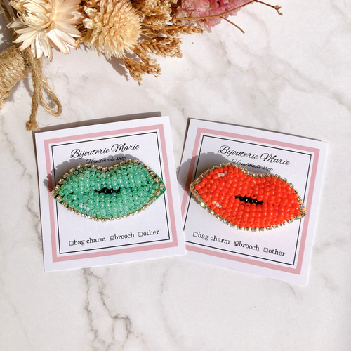 SALEビーズ刺繍ブローチ ✳︎ぷっくリップ(ORANGE)✳︎ /唇