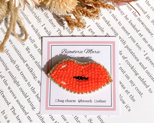 rui様コメント制♡ハンドメイド♡ファークリップ レジン ビーズ刺繍① ビーズ刺繍 いちごのブローチ（B） ブローチ Zatto 通販