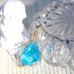 アンダラクリスタル：エメラルドシフト 14kgf ネックレス・ペンダント