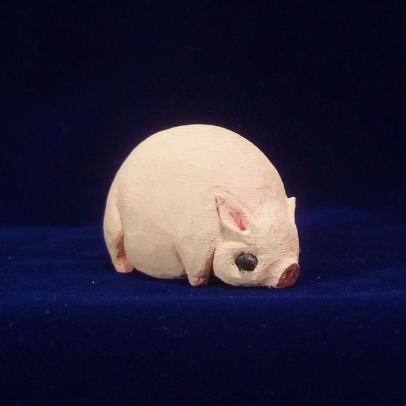 木彫刻 アート『 ぶた 』 豚　動物　芸術 アート ハンドメイド 松 手彫り 彫刻 4枚目の画像