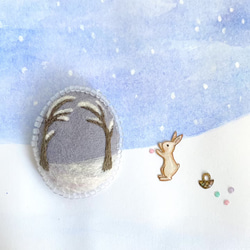 うさぎと雪の森＊絵本の世界のブローチ 7枚目の画像