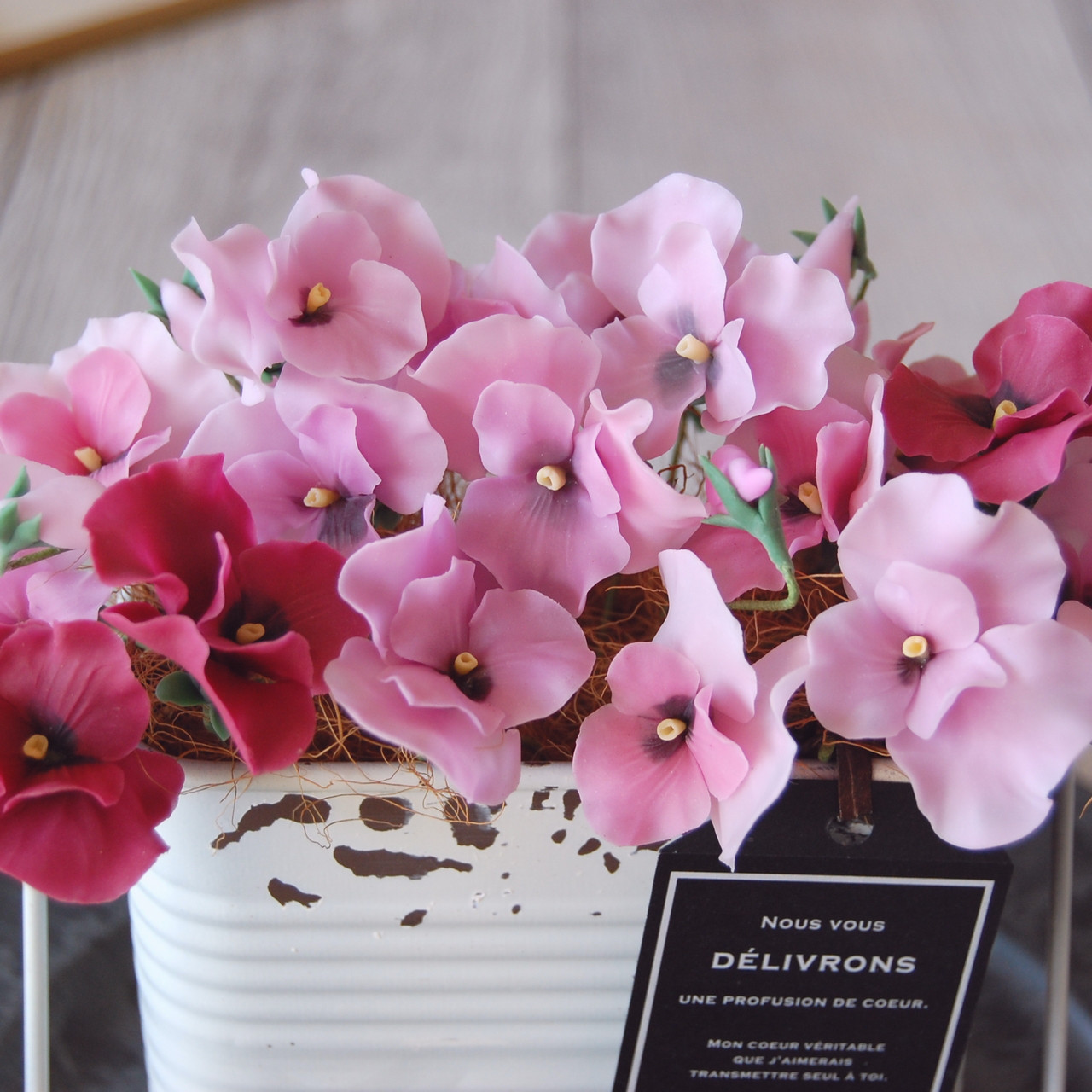 ◆粘土のお花◆　ビオラをアンティーク ブリキポットに飾って・・・ピンク＆レッド　B720