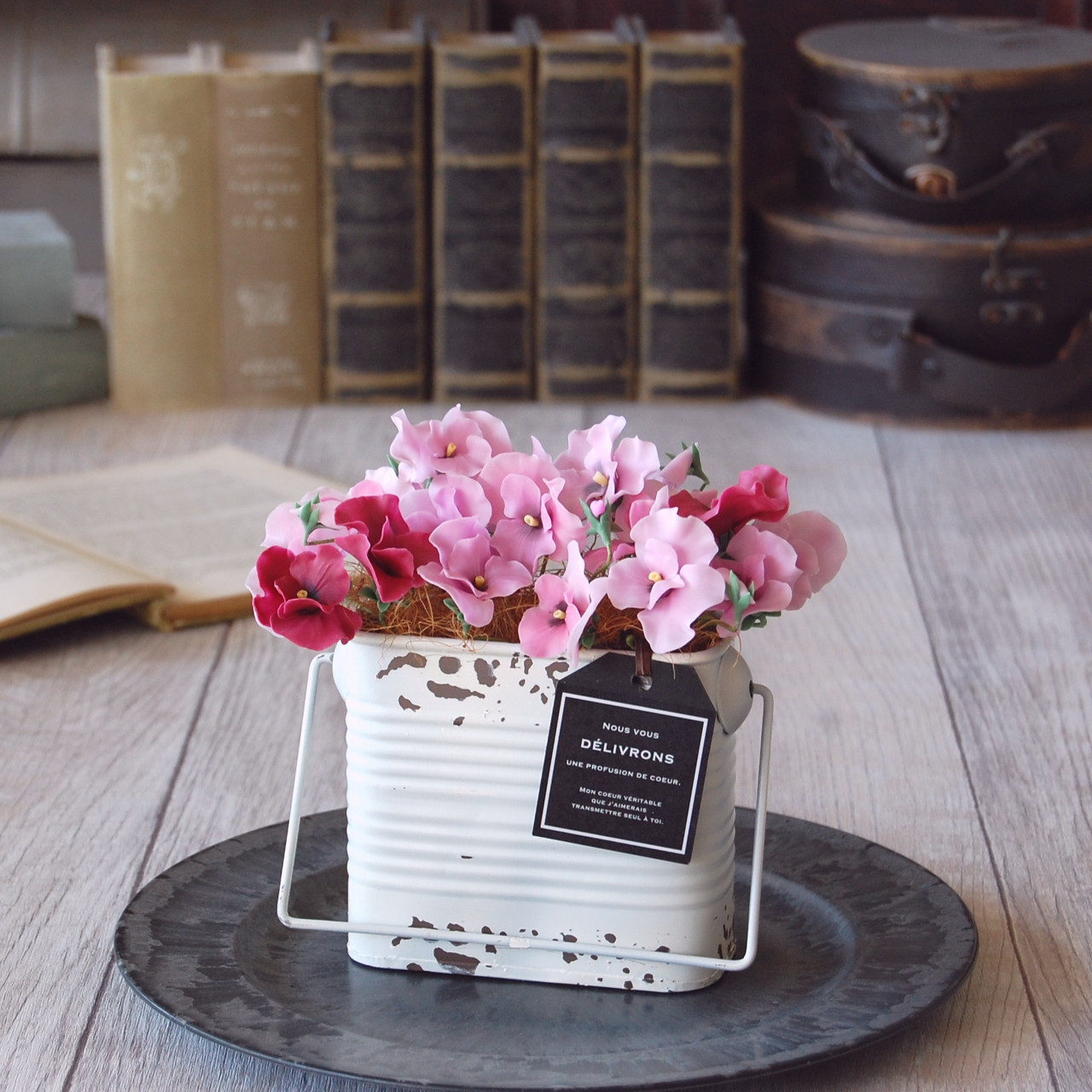 ◆粘土のお花◆　ビオラをアンティーク ブリキポットに飾って・・・ピンク＆レッド　B720