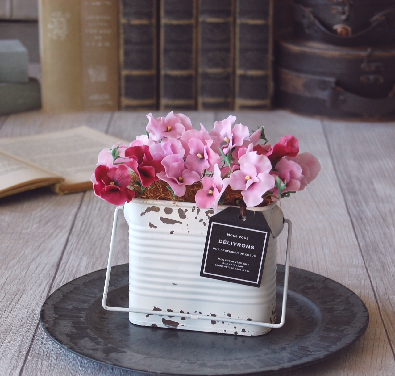 ◆粘土のお花◆　ビオラをアンティーク ブリキポットに飾って・・・ピンク＆レッド　B720