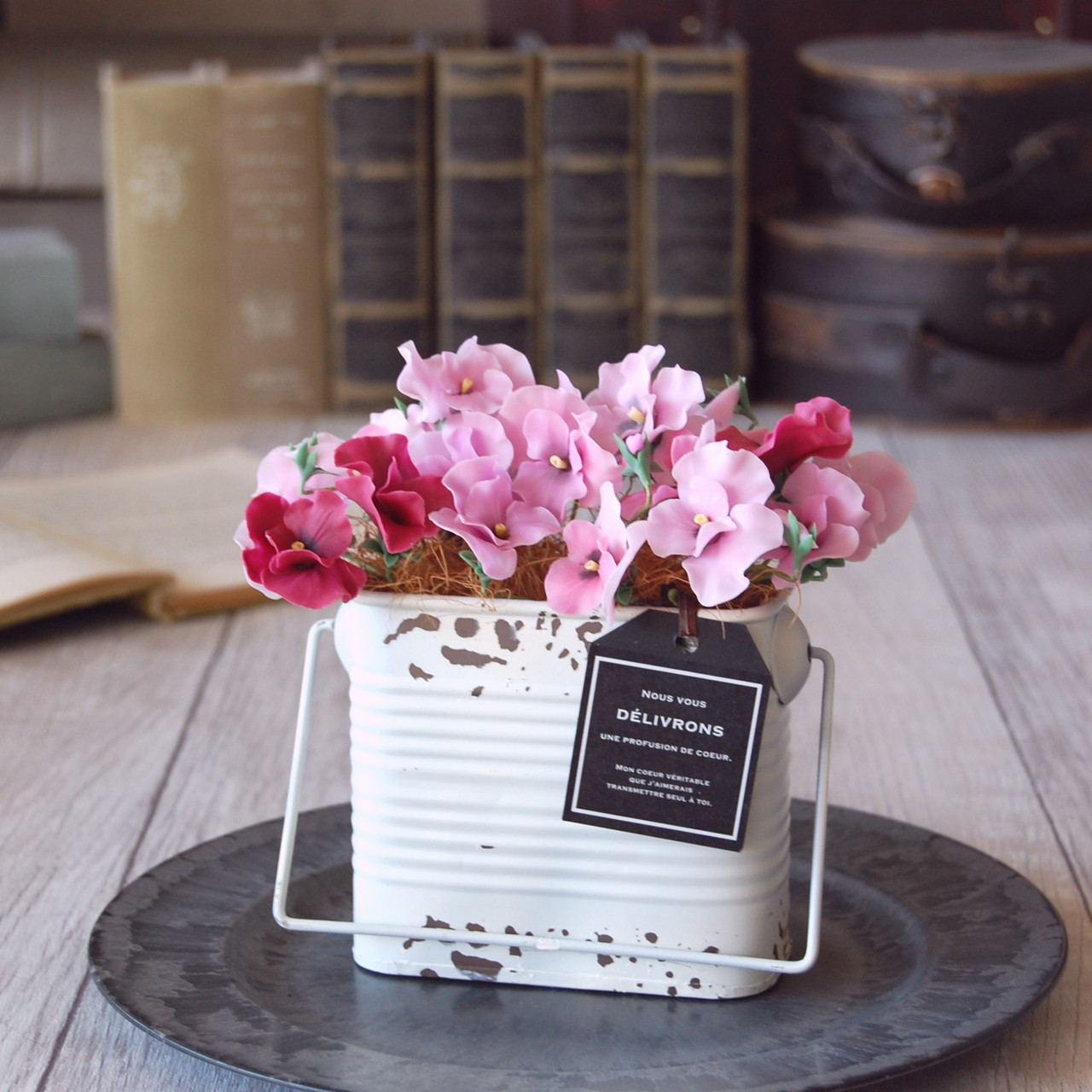 ◆粘土のお花◆　ビオラをアンティーク ブリキポットに飾って・・・ピンク＆レッド　B720