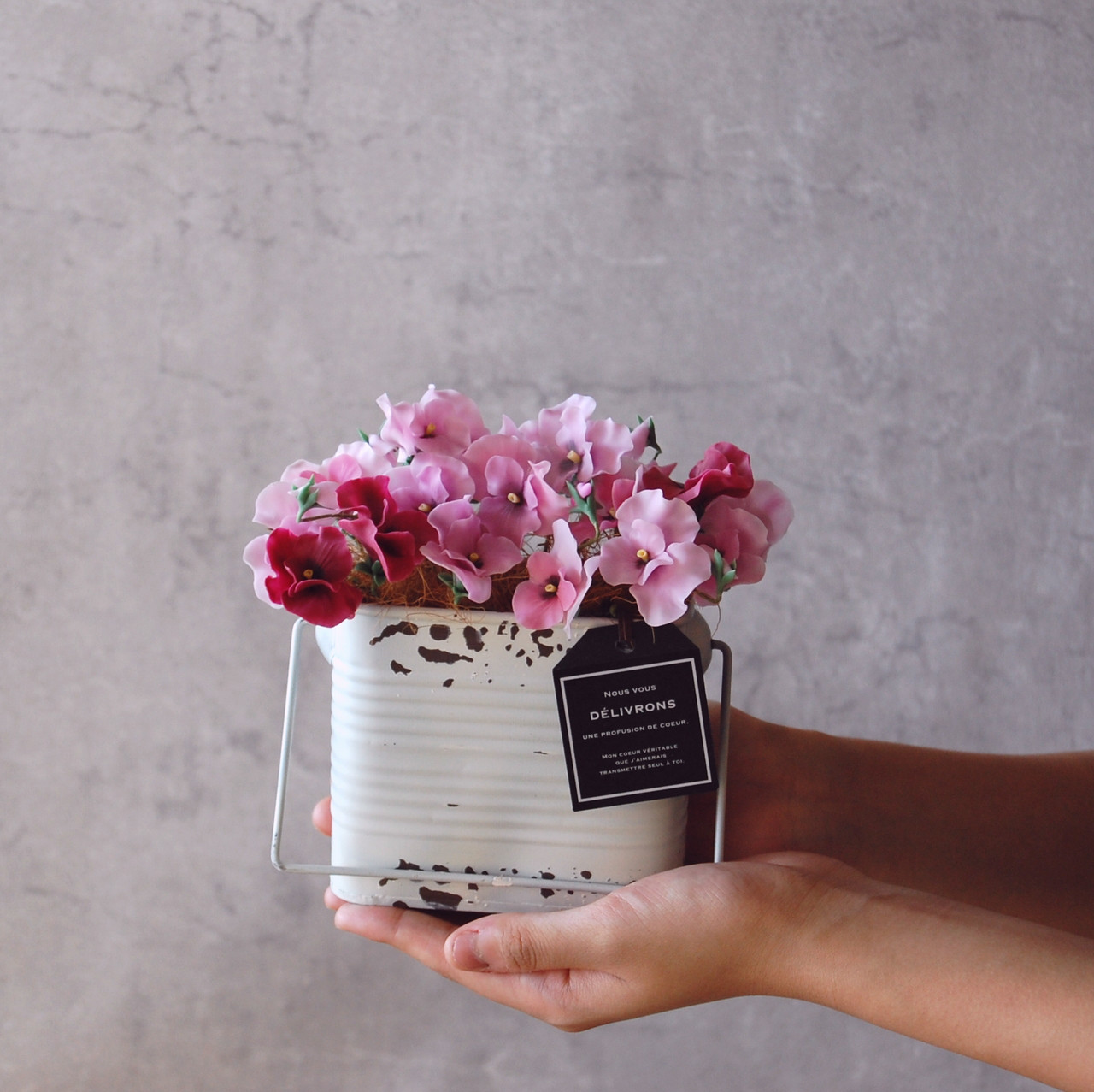 ◆粘土のお花◆　ビオラをアンティーク ブリキポットに飾って・・・ピンク＆レッド　B720