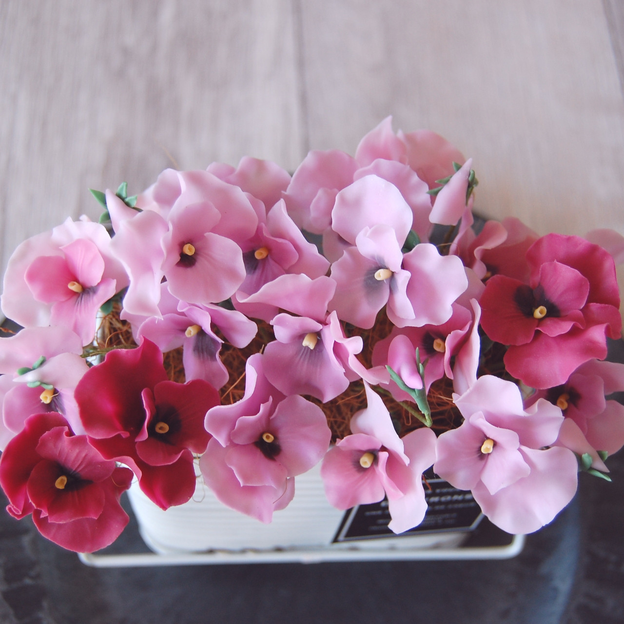 ◆粘土のお花◆　ビオラをアンティーク ブリキポットに飾って・・・ピンク＆レッド　B720