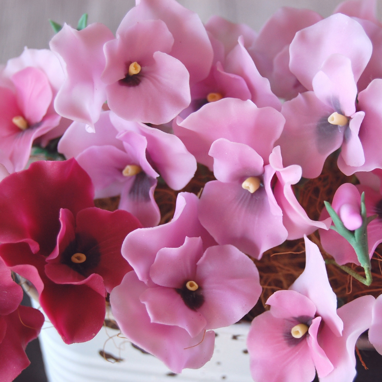 ◆粘土のお花◆　ビオラをアンティーク ブリキポットに飾って・・・ピンク＆レッド　B720