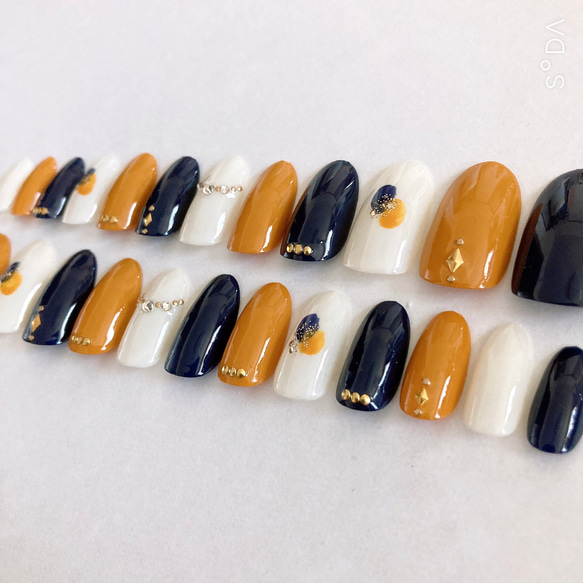 送料無料】サイズ測定不要ネイルチップ24枚セット/ネイビー/マスタード