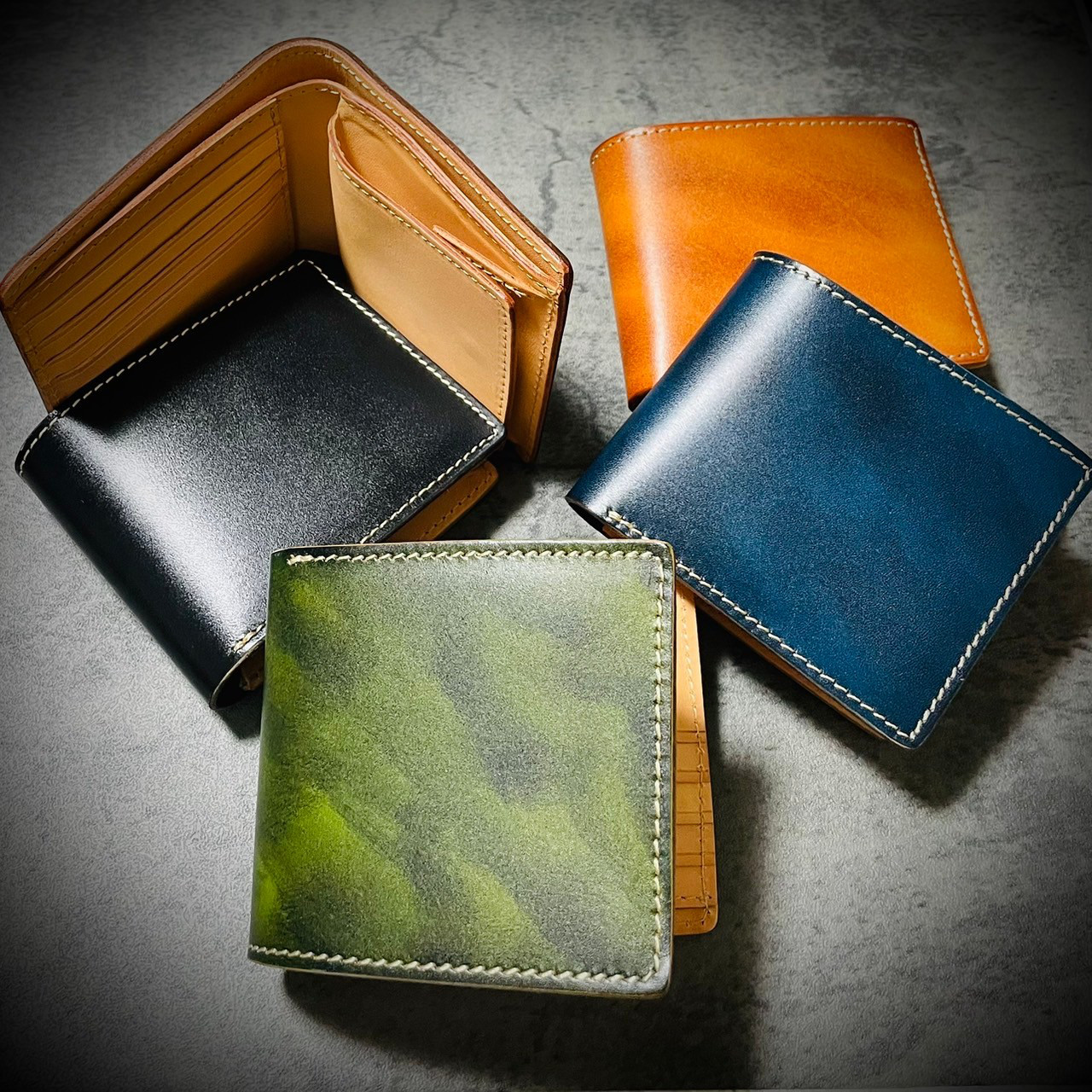 イタリアンレザー 二つ折り 財布 総手縫い フルレザー 本革 牛革  折財布 経年変化 メンズ財布 革財布